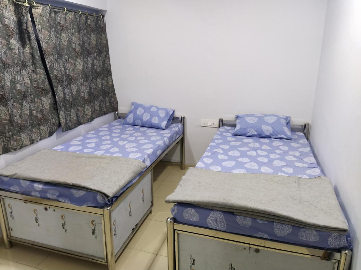 Shiv Sai Dormitory Vadodara Dış mekan fotoğraf