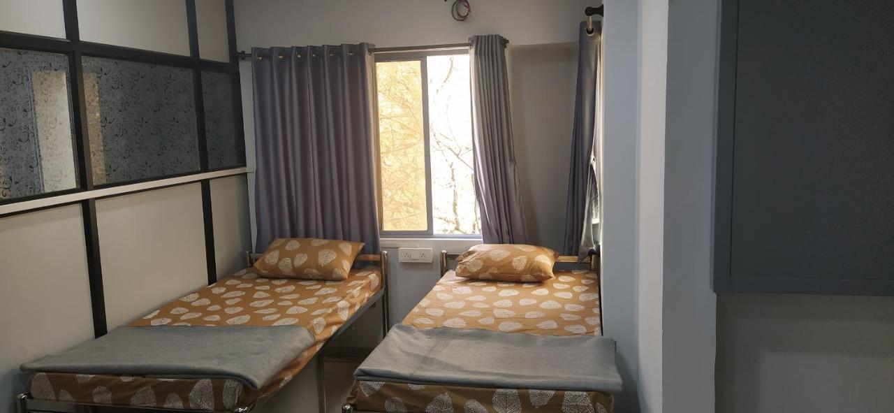 Shiv Sai Dormitory Vadodara Dış mekan fotoğraf