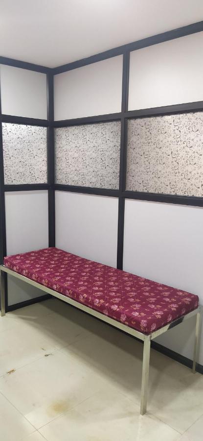Shiv Sai Dormitory Vadodara Dış mekan fotoğraf